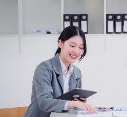財務人員